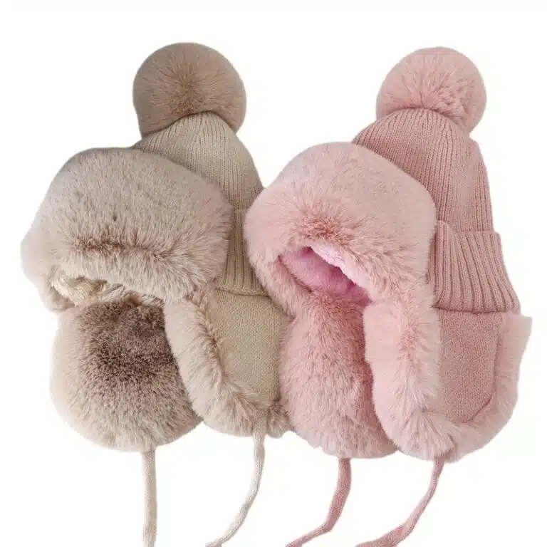 Warmth and Style: Choosing Between Trapper Hats and Beanies for Winter